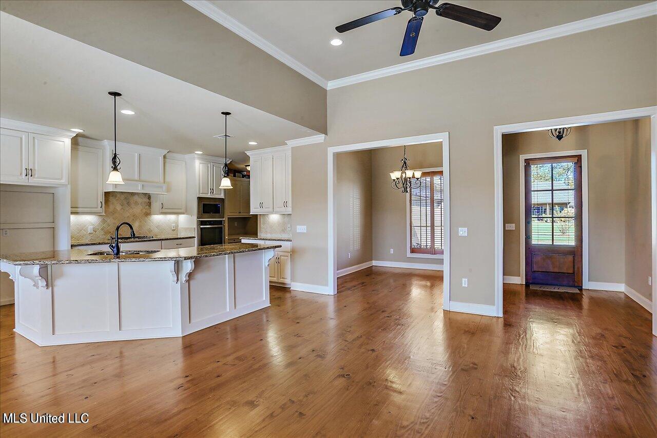 987 North Azalea Drive Madison, MS 39110 - Photo 3 of 26 20230401173116602194000000-o