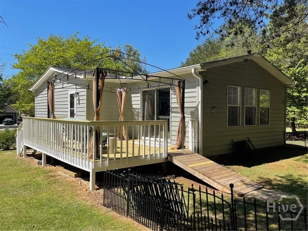 $314,000 | 620 South Hogan Drive, Westminster, SC 29693