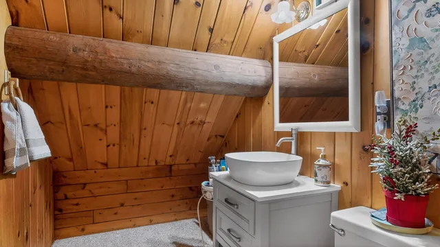 $435,000 | 60 Brett Hill Road, Paris, ME 04281