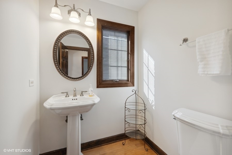 8170 Ridgepoint Drive Burr Ridge, IL 60527 - Photo 12 of 32