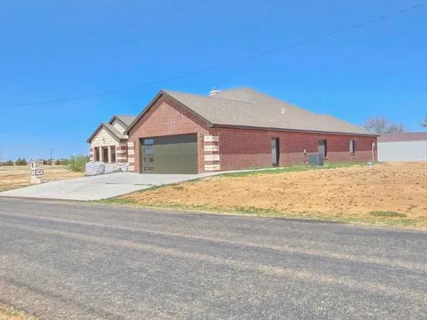 $318,000 | 406 West 11th Street, Amherst, TX 79312