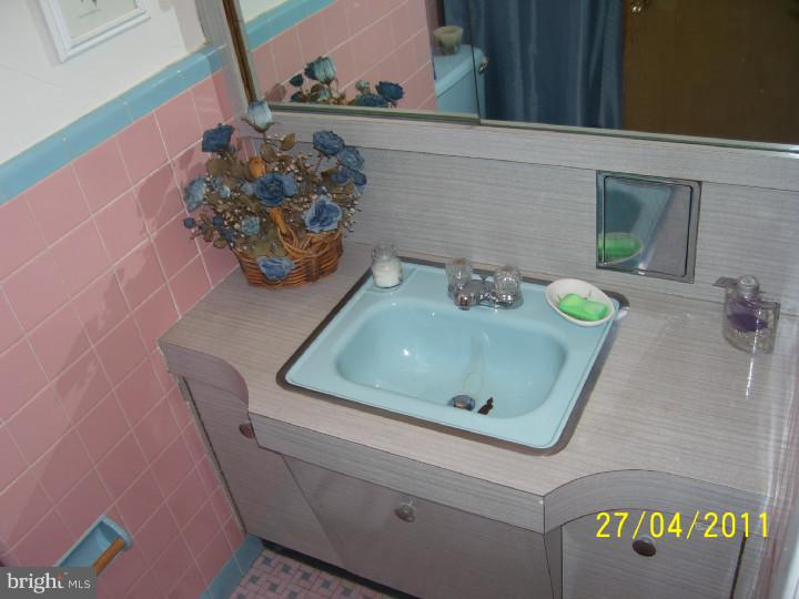 2316 Rhawn Street Philadelphia, PA 19152 - Photo 22 of 25 Bathroom