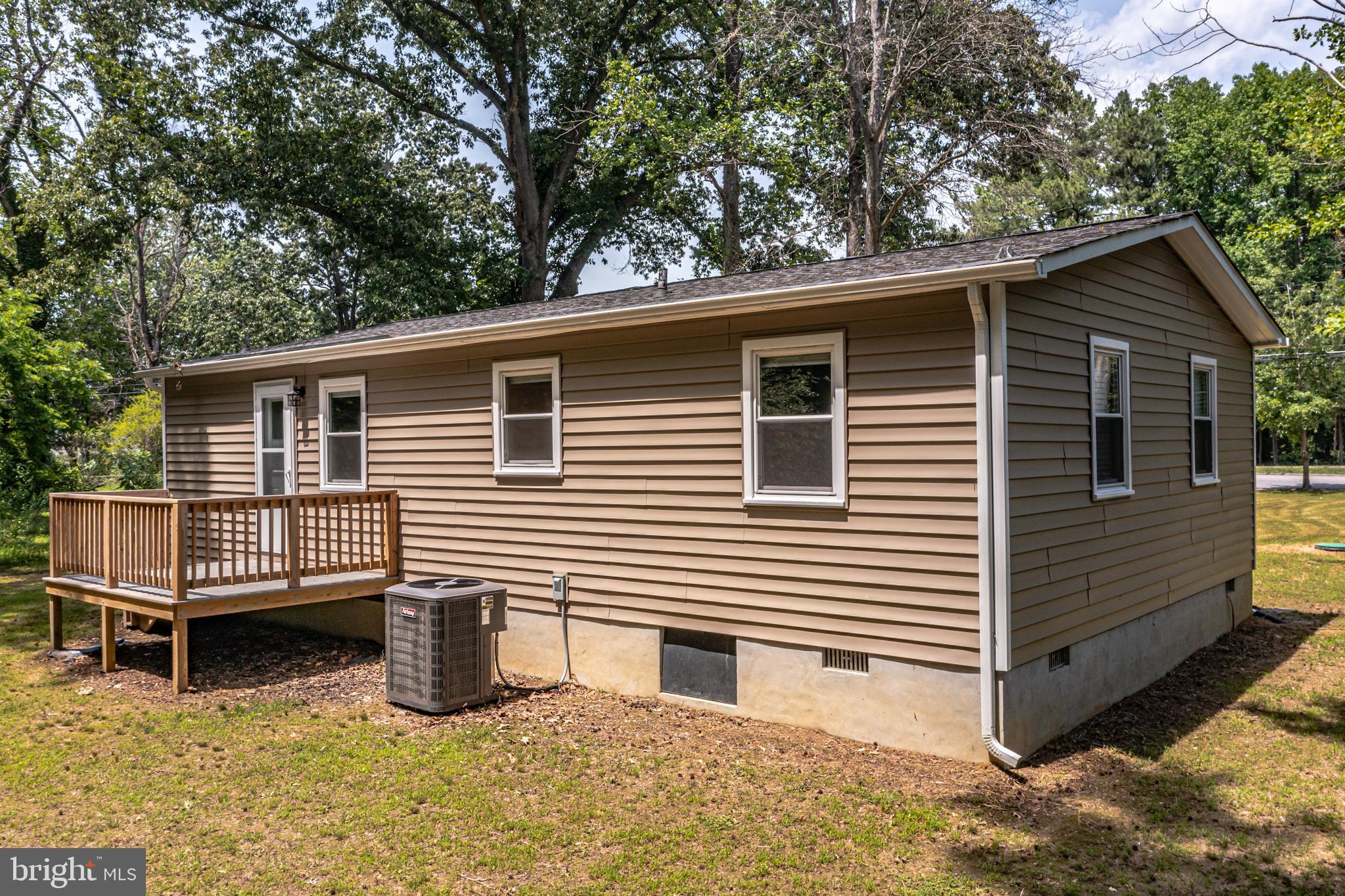 696 Johns Neck Road Weems, VA 22576 - Photo 13 of 37 Gallery Image 13