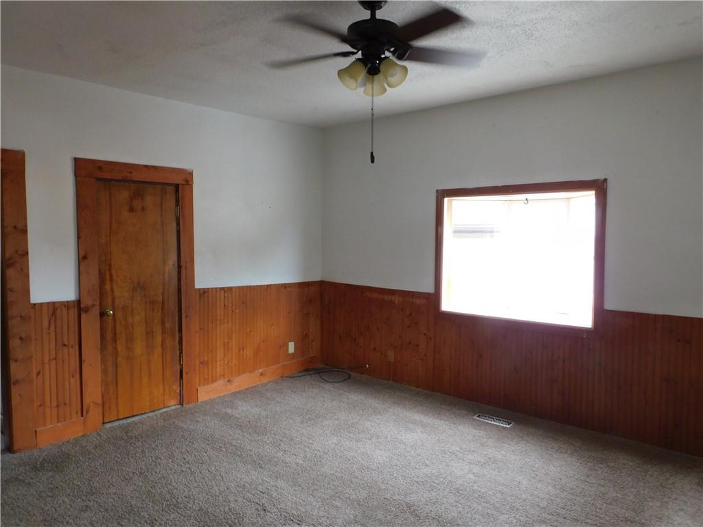 318 Middle Street Rosedale, IN 47874 - Photo 2 of 23