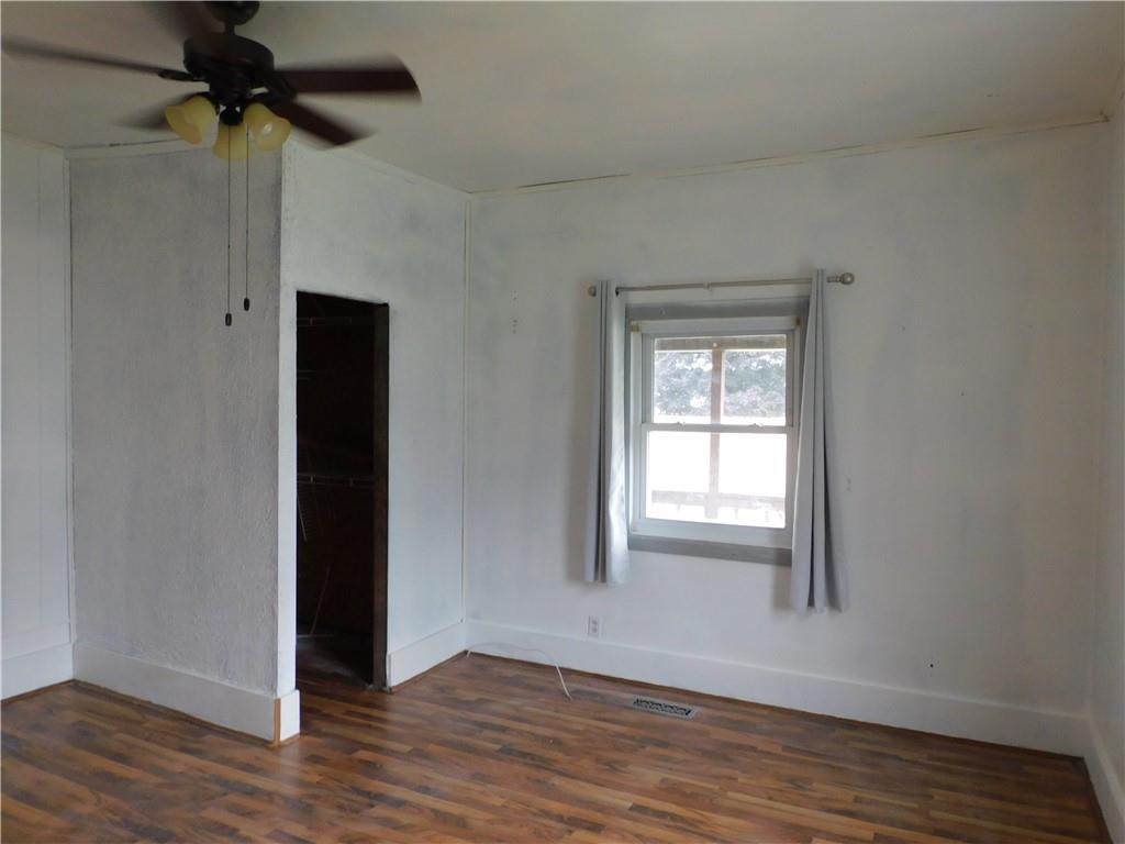 318 Middle Street Rosedale, IN 47874 - Photo 11 of 23