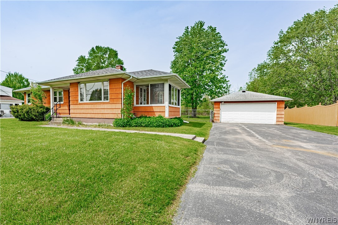 7132 Nash Road Wheatfield, NY 14120 - Photo 4 of 41