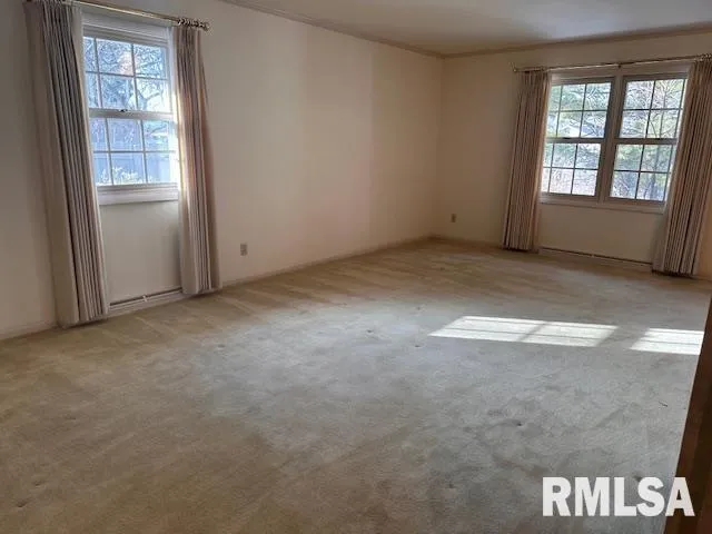 $255,000 | 6 Ivywood Drive, Jacksonville, IL 62650