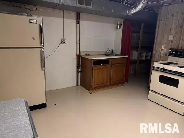 $255,000 | 6 Ivywood Drive, Jacksonville, IL 62650