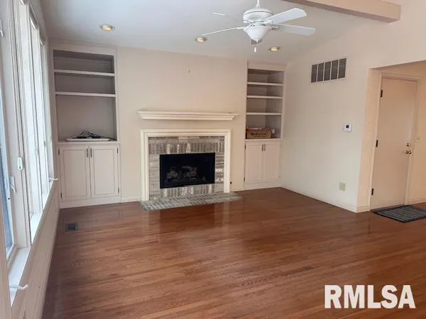 $255,000 | 6 Ivywood Drive, Jacksonville, IL 62650