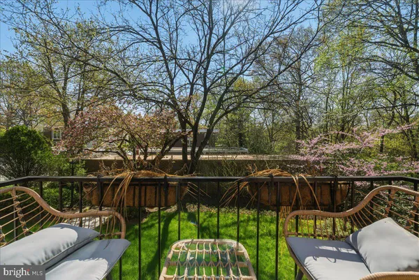 $890,000 | 1632 Wainwright Drive, Reston, VA 20190