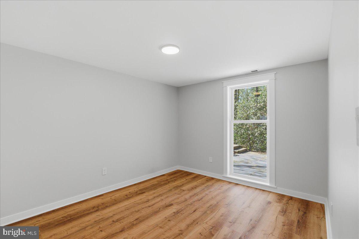 1632 Wainwright Drive Reston, VA 20190 - Photo 26 of 50