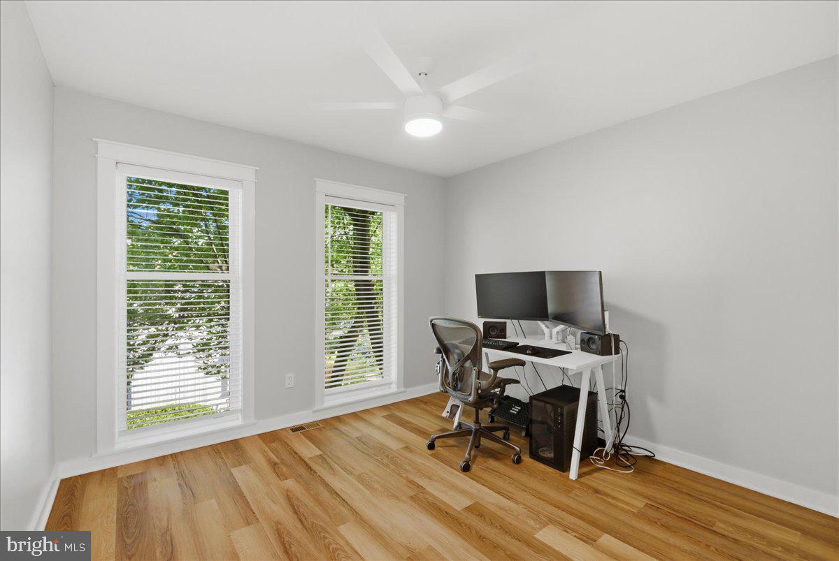 1632 Wainwright Drive Reston, VA 20190 - Photo 28 of 50