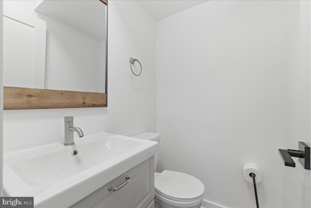 1632 Wainwright Drive Reston, VA 20190 - Photo 39 of 50