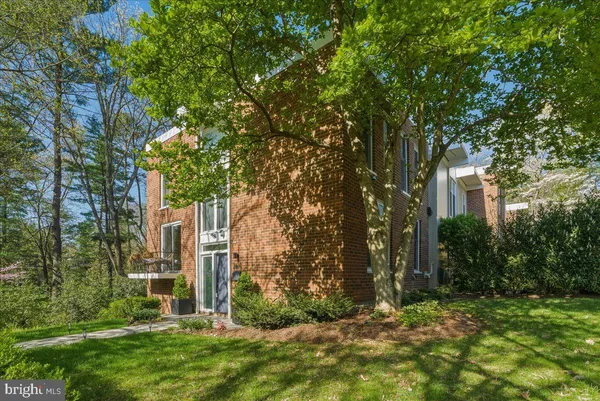 $890,000 | 1632 Wainwright Drive, Reston, VA 20190