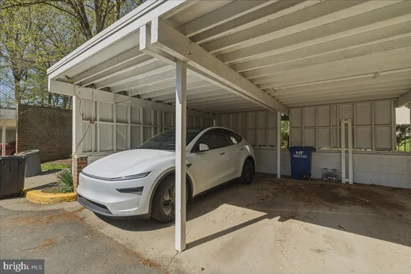 $890,000 | 1632 Wainwright Drive, Reston, VA 20190