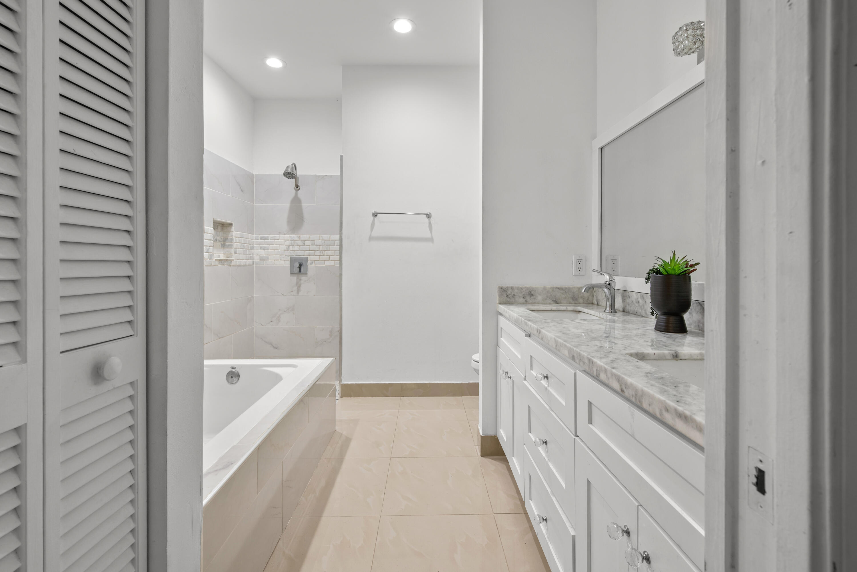 22675 Meridiana Drive Boca Raton, FL 33433 - Photo 26 of 40 DSC_5047