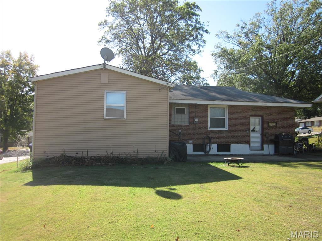 1295 Chambers Road St. Louis, MO 63137 - Photo 3 of 16 Gallery Image 3