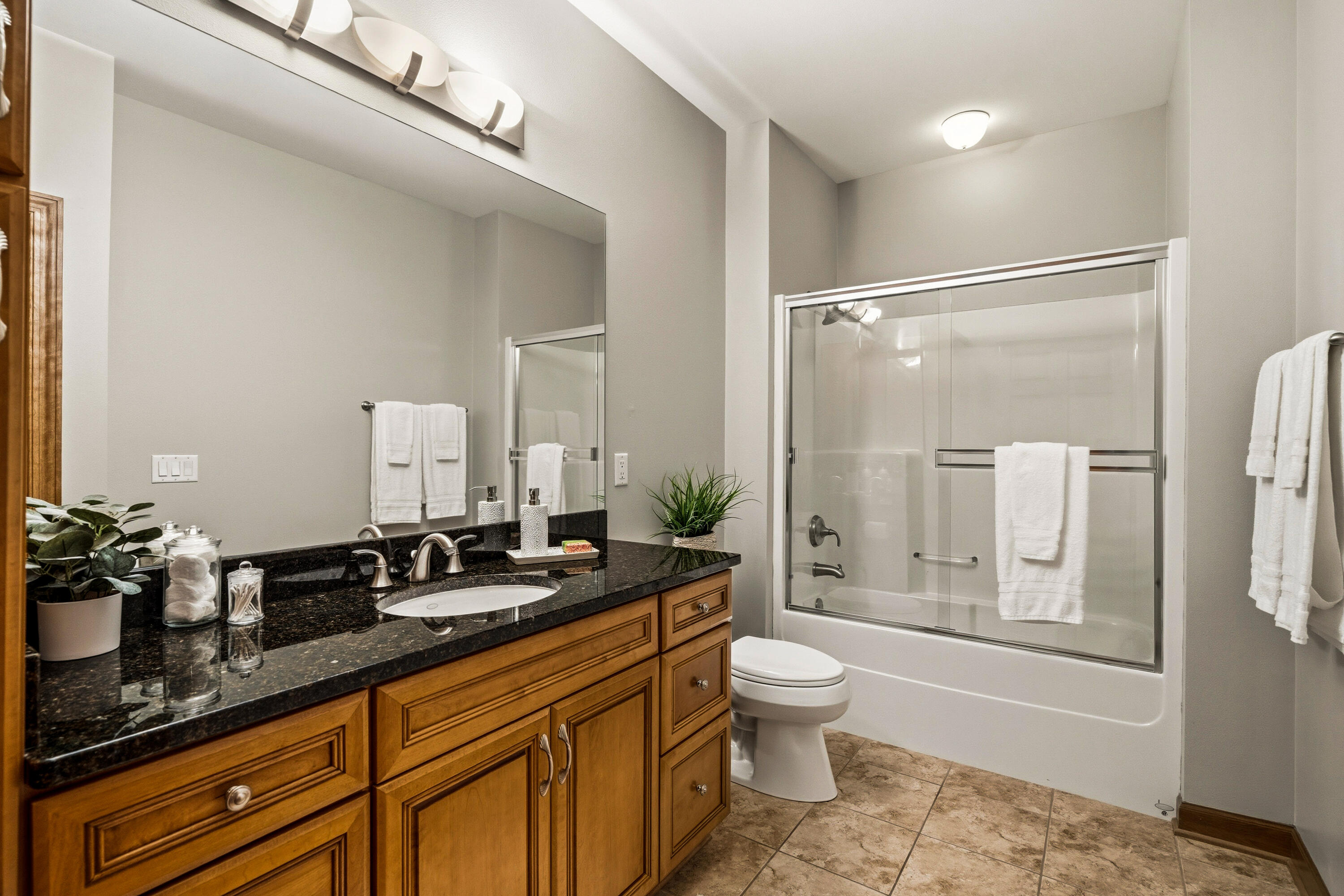 765 Bay Court, Unit B Brookfield, WI 53005 - Photo 18 of 48 Full Bath Main Floor