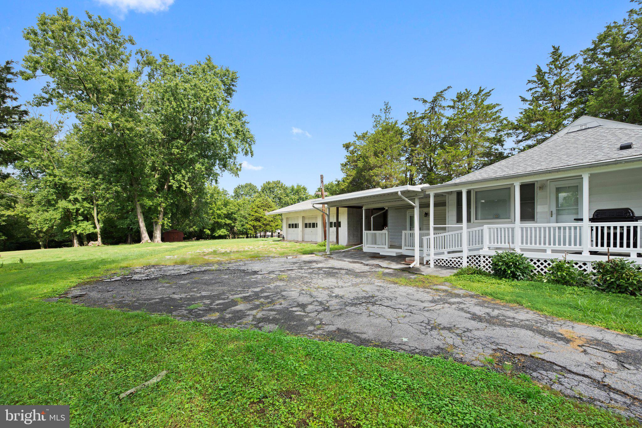 15808 Thompson Road Silver Spring, MD 20905 - Photo 3 of 59