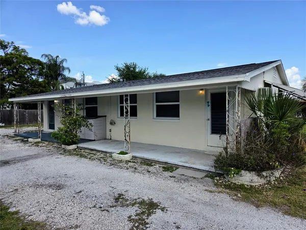 $1,200 | 6931 Hibiscus Avenue South, Unit 2B, South Pasadena, FL 33707