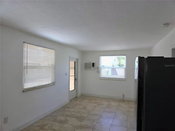 $1,200 | 6931 Hibiscus Avenue South, Unit 2B, South Pasadena, FL 33707