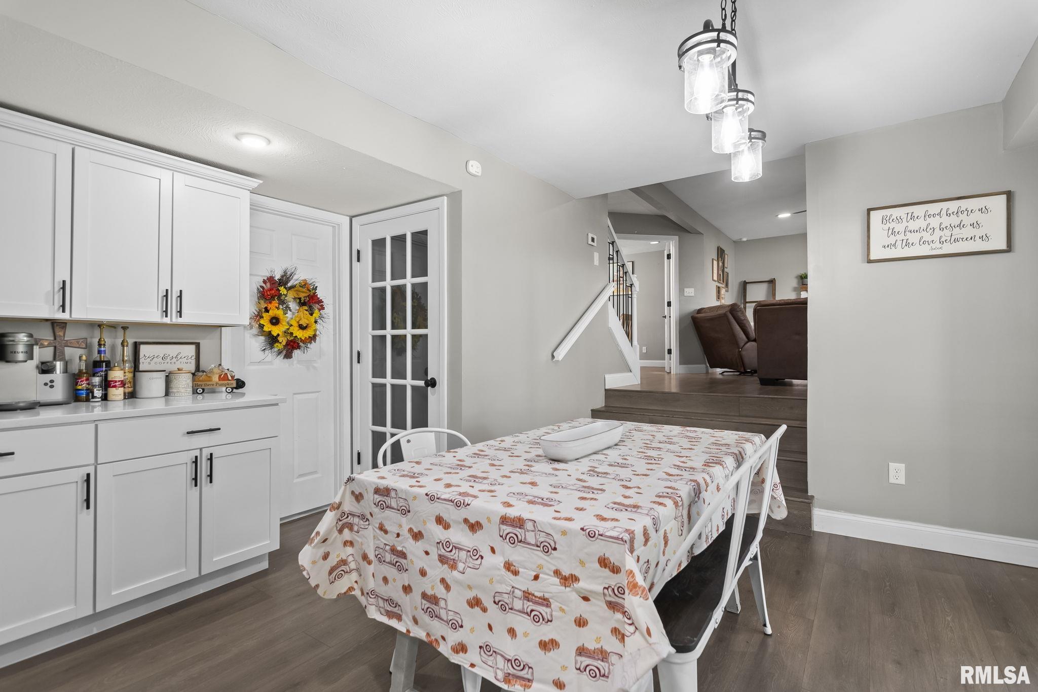 207 Twin Oaks Drive Rochester, IL 62563 - Photo 14 of 46 Gallery Image 14