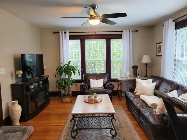 $2,300 | 352 Chandler Street, Unit 1, Worcester, MA 01602