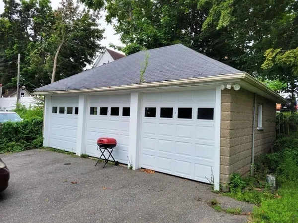 $2,300 | 352 Chandler Street, Unit 1, Worcester, MA 01602