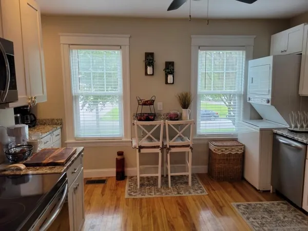 $2,300 | 352 Chandler Street, Unit 1, Worcester, MA 01602