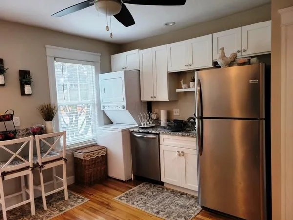 $2,300 | 352 Chandler Street, Unit 1, Worcester, MA 01602