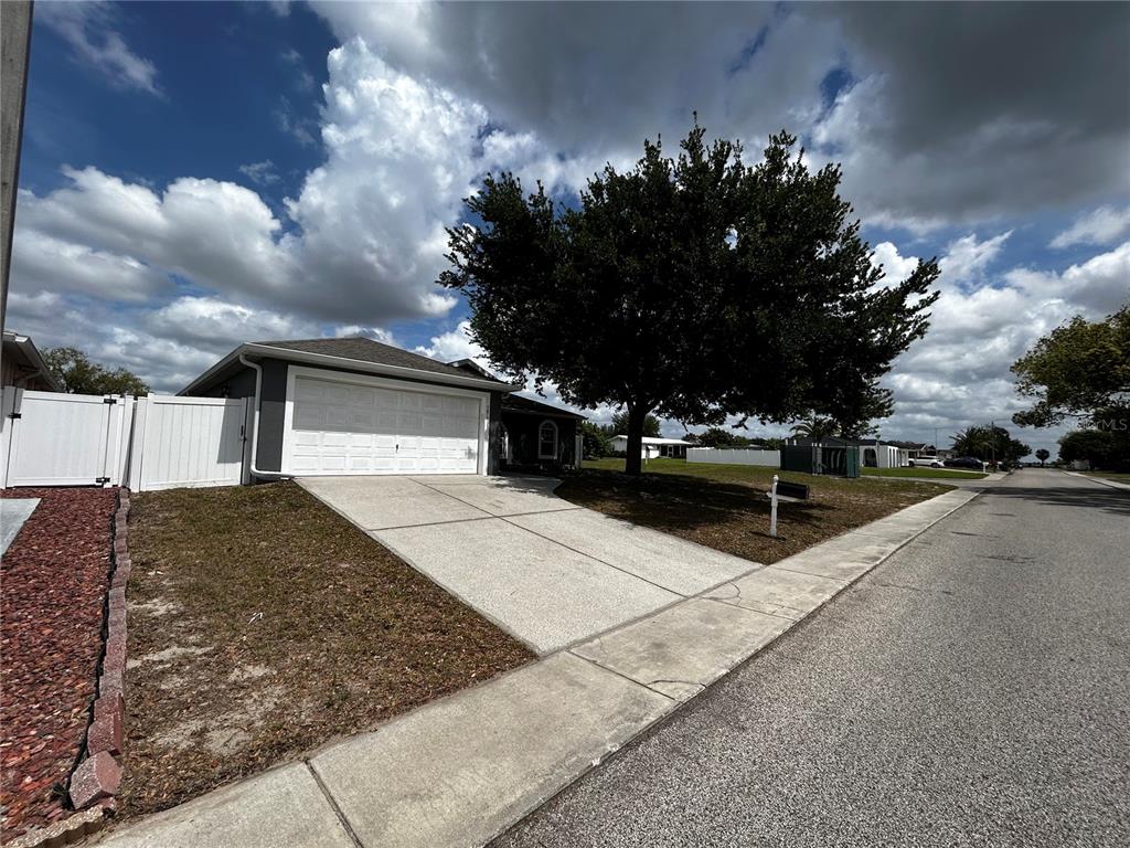 5815 Mockingbird Drive New Port Richey, FL 34652 - Photo 5 of 38