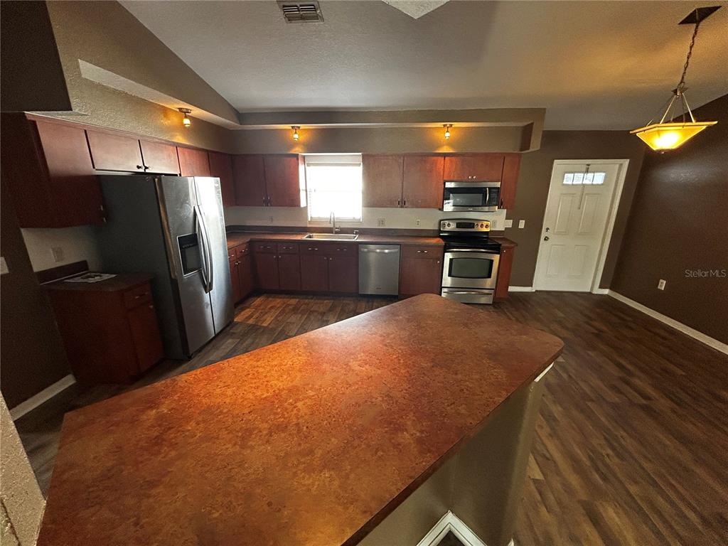 5815 Mockingbird Drive New Port Richey, FL 34652 - Photo 10 of 38