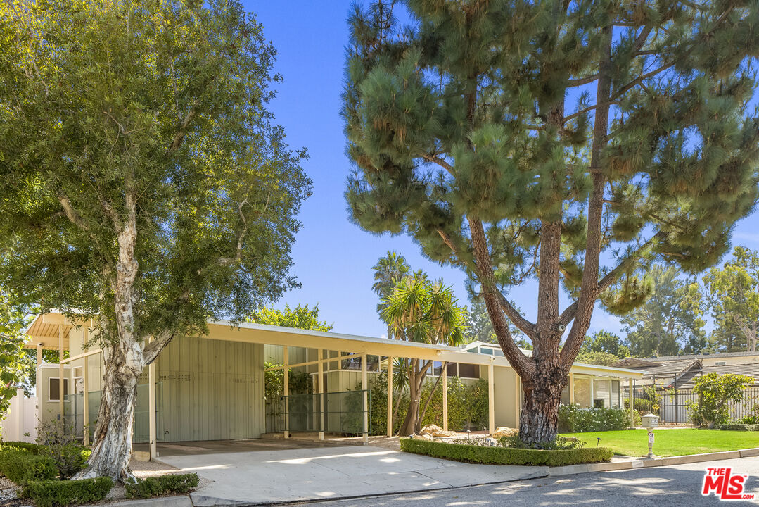 2262 Stradella Road Los Angeles, CA 90077 - Photo 17 of 54