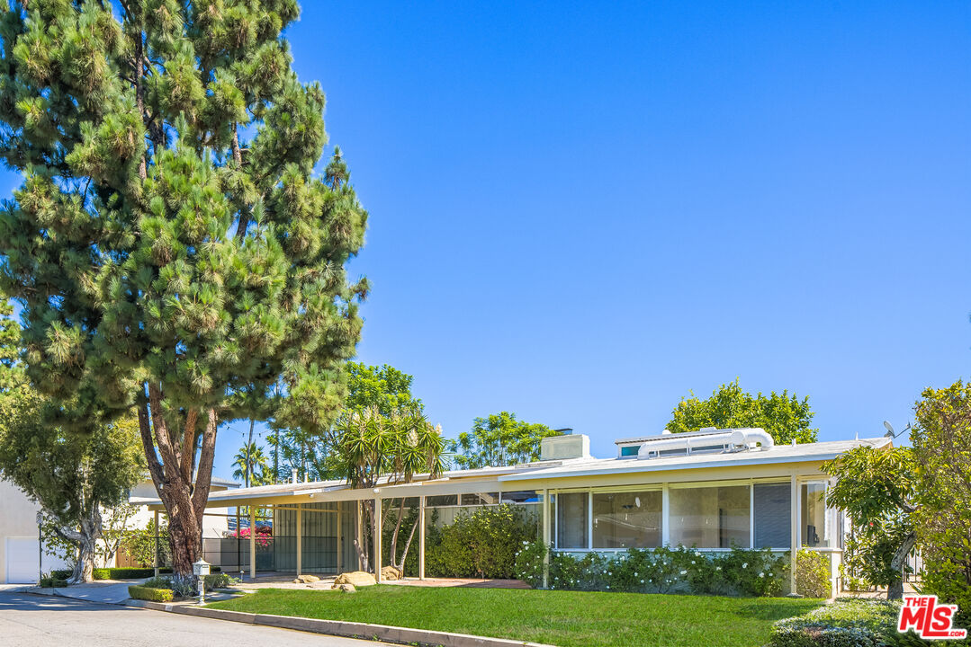 2262 Stradella Road Los Angeles, CA 90077 - Photo 18 of 54