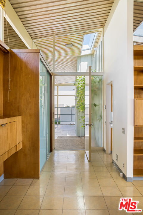 2262 Stradella Road Los Angeles, CA 90077 - Photo 22 of 54