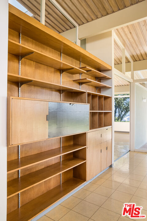 2262 Stradella Road Los Angeles, CA 90077 - Photo 26 of 54