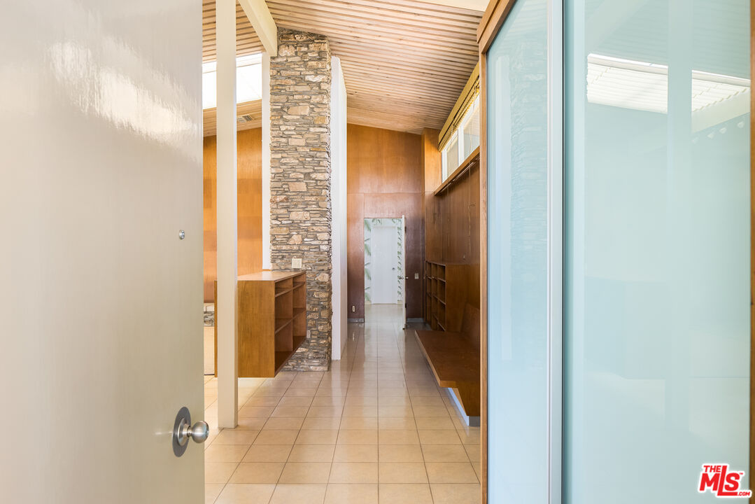 2262 Stradella Road Los Angeles, CA 90077 - Photo 4 of 54