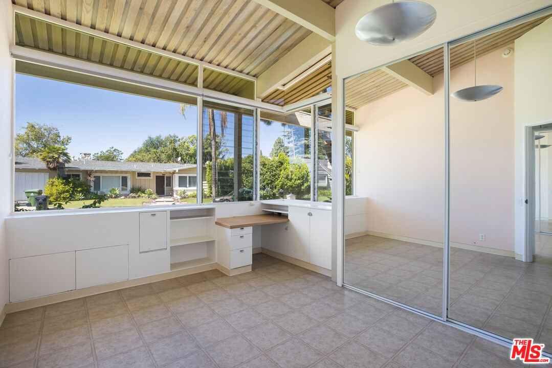 2262 Stradella Road Los Angeles, CA 90077 - Photo 34 of 54