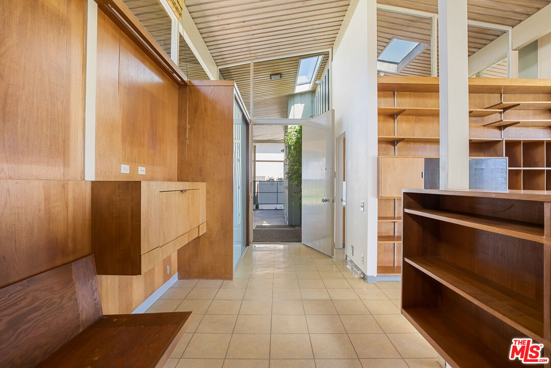 2262 Stradella Road Los Angeles, CA 90077 - Photo 5 of 54