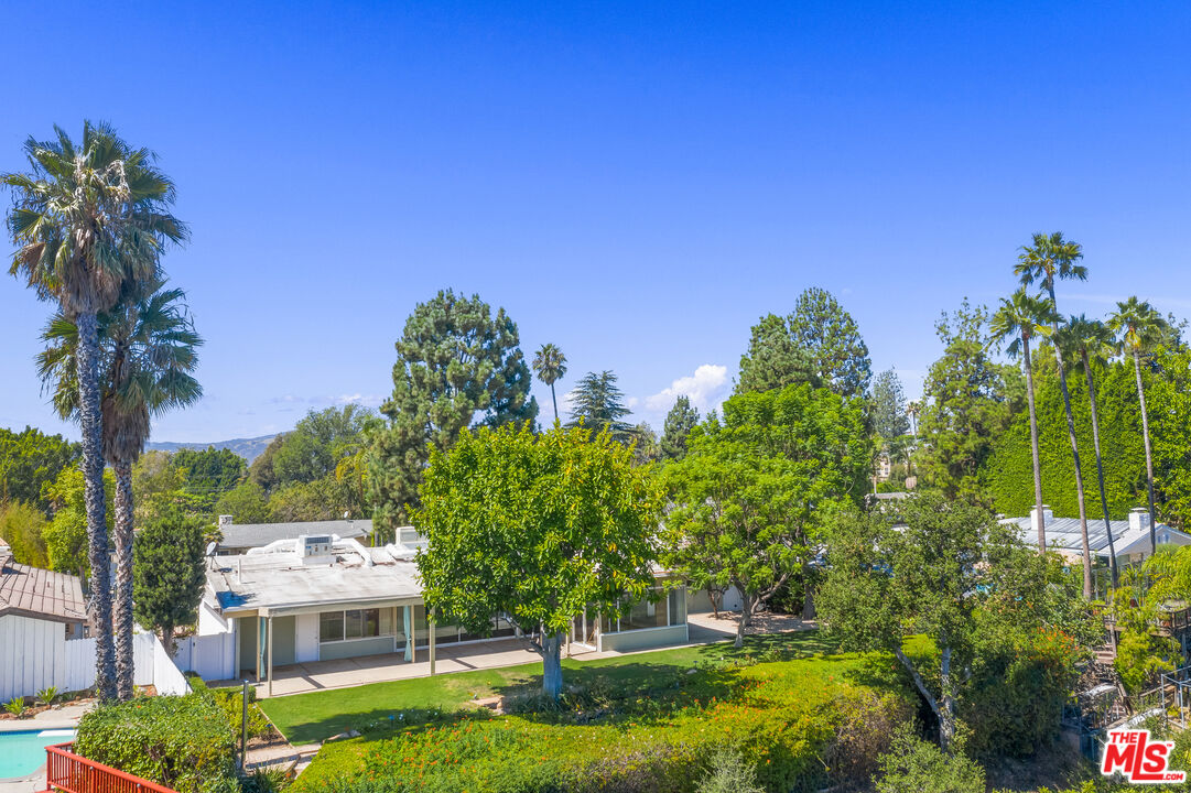 2262 Stradella Road Los Angeles, CA 90077 - Photo 44 of 54