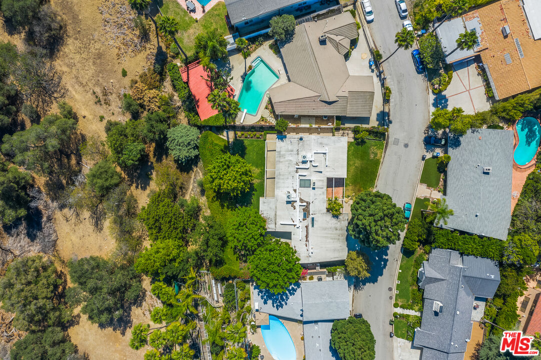 2262 Stradella Road Los Angeles, CA 90077 - Photo 46 of 54