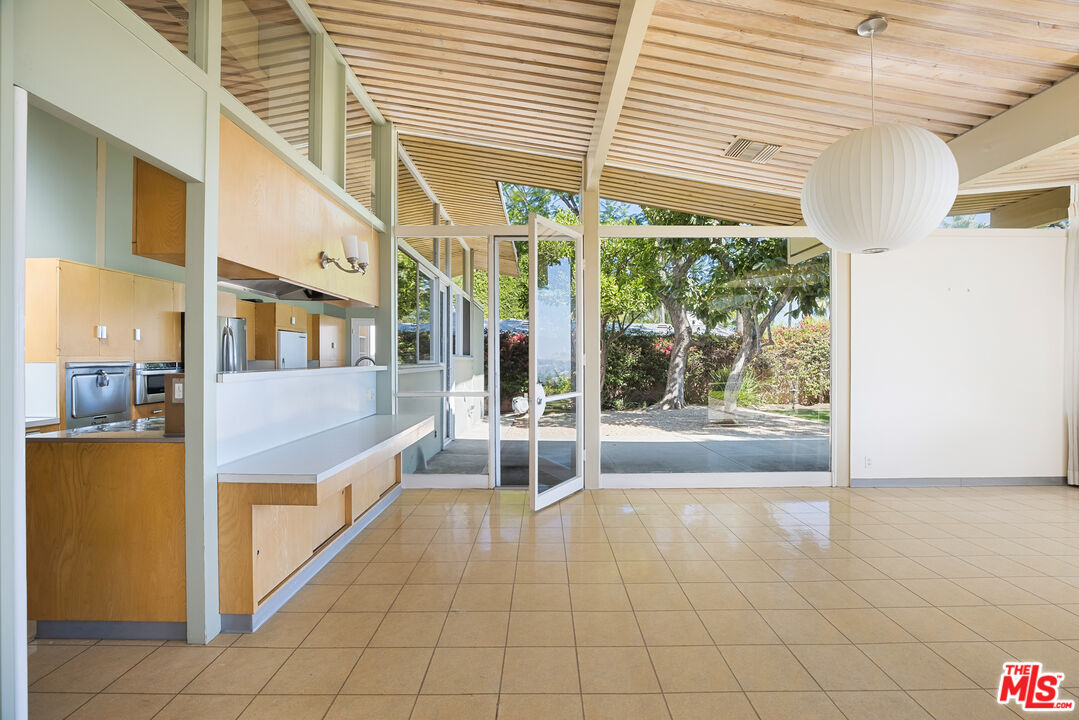 2262 Stradella Road Los Angeles, CA 90077 - Photo 8 of 54