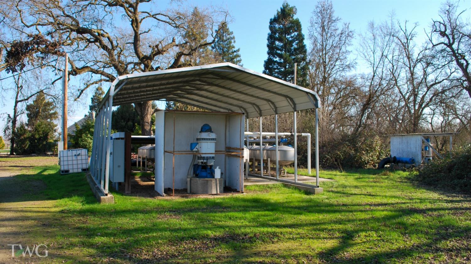 11850 Live Oak Road Lodi, CA 95240 - Photo 12 of 14 a view of a house with a yard