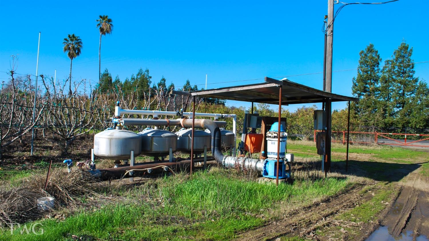 11850 Live Oak Road Lodi, CA 95240 - Photo 14 of 14 a view of a outdoor sitting area with golf course