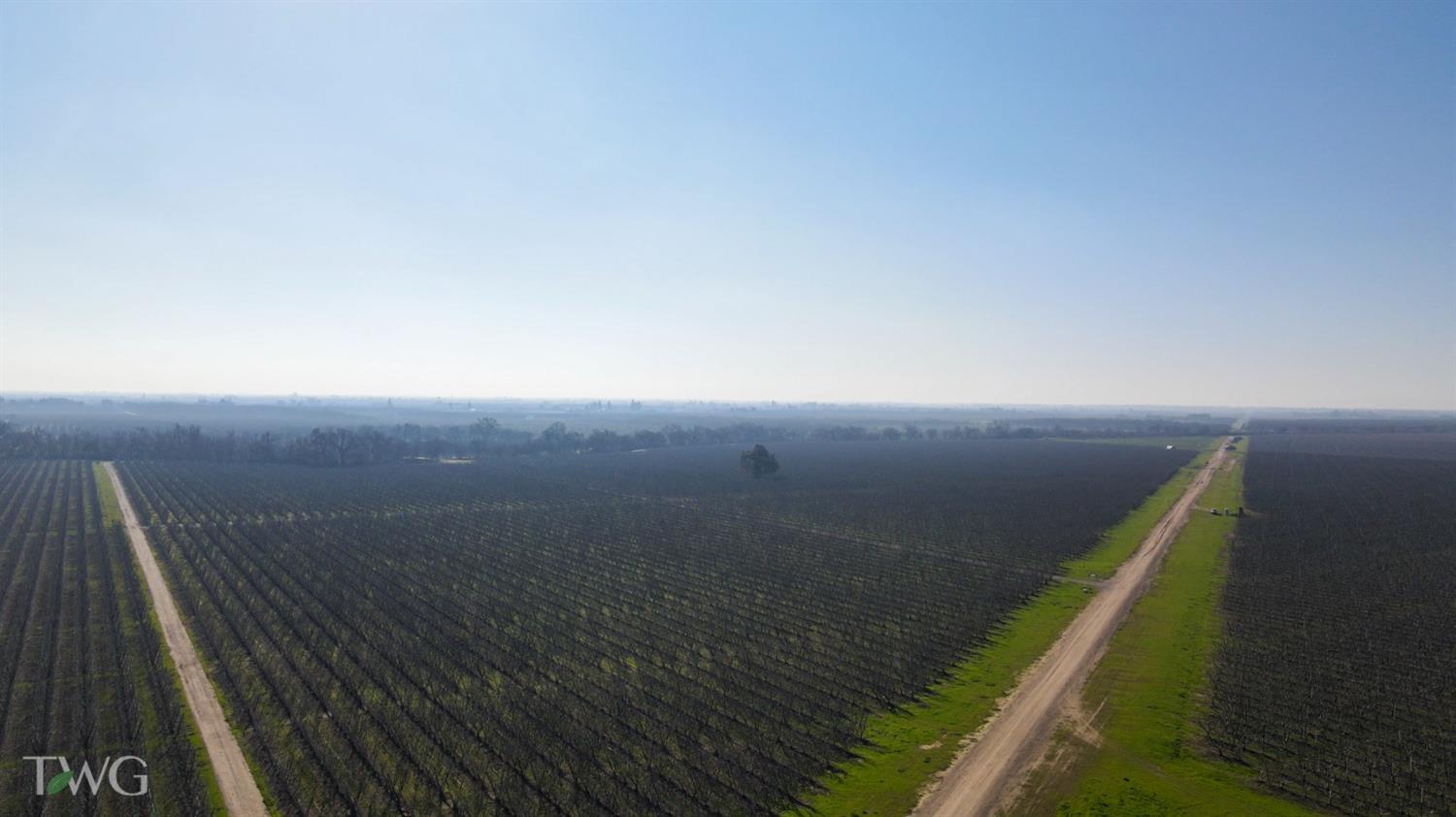 11850 Live Oak Road Lodi, CA 95240 - Photo 4 of 14 a view of residential space with wooden floor