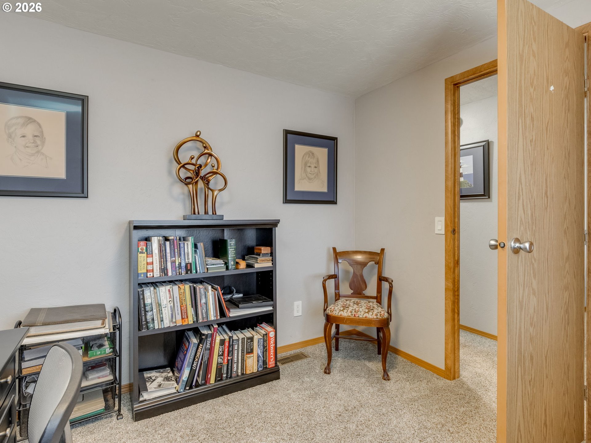 4730 Auburn Road Northeast, Unit 125 Salem, OR 97301 - Photo 19 of 36 a view of a workspace with furniture and cabinet