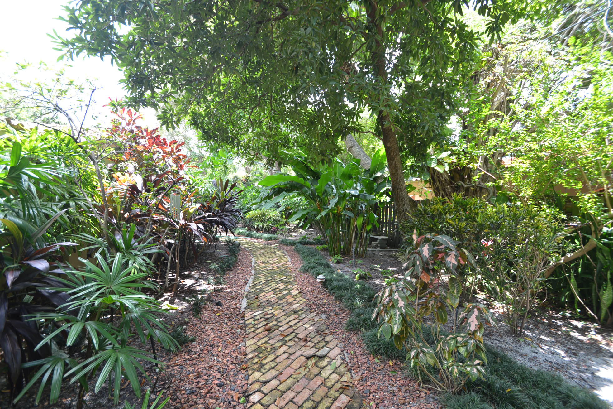 898 Azalea Street Boca Raton, FL 33486 - Photo 31 of 37 DSC_9134