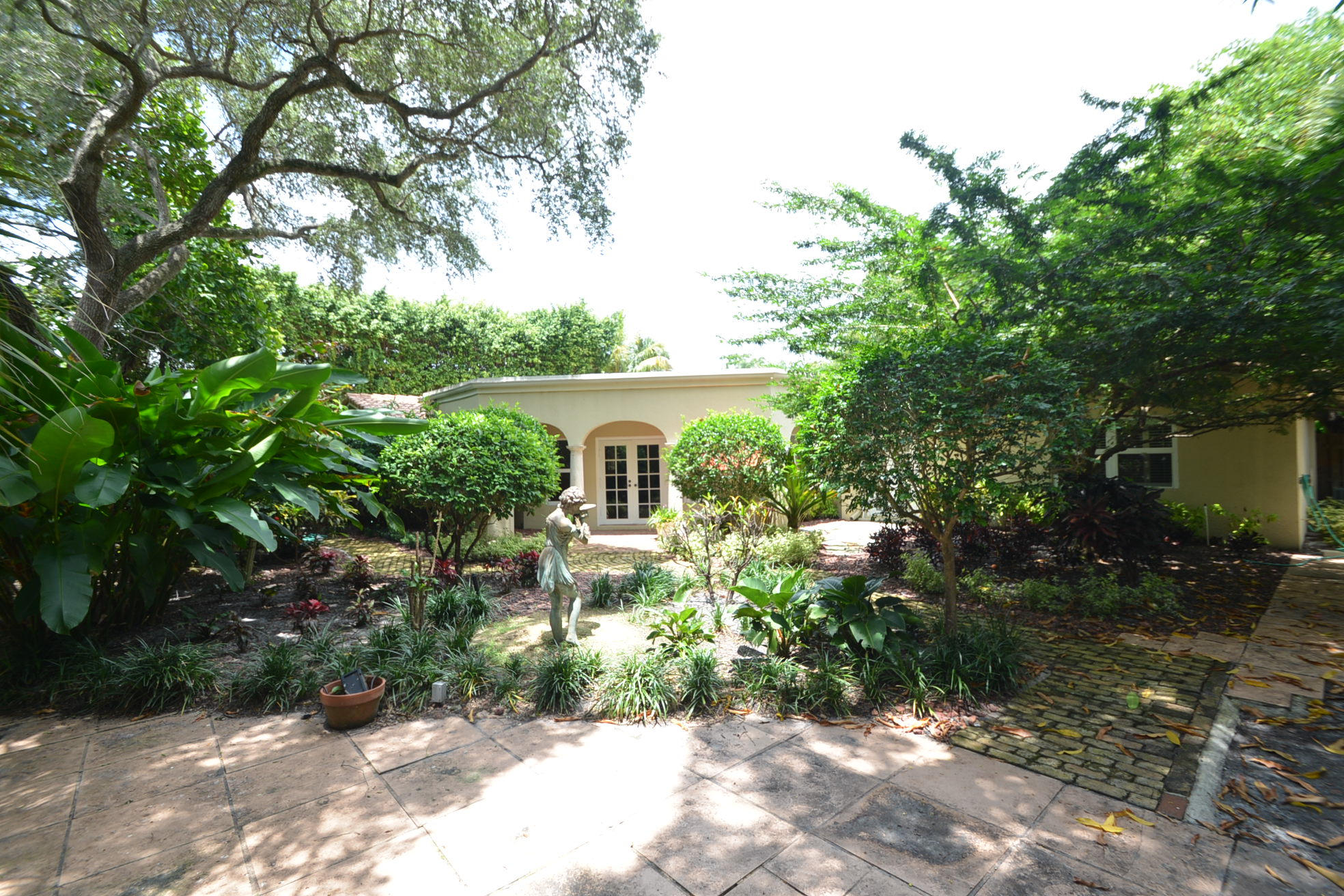 898 Azalea Street Boca Raton, FL 33486 - Photo 33 of 37 DSC_9128