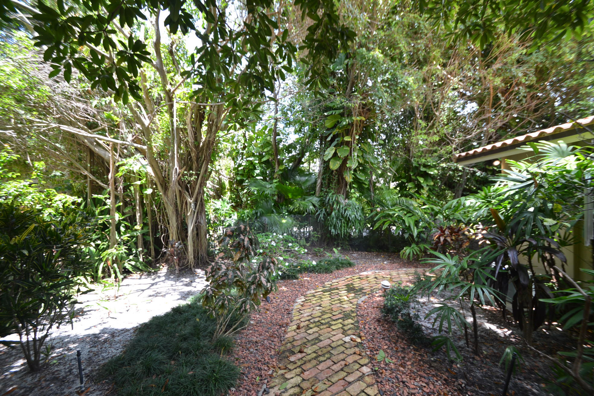 898 Azalea Street Boca Raton, FL 33486 - Photo 37 of 37 DSC_9132