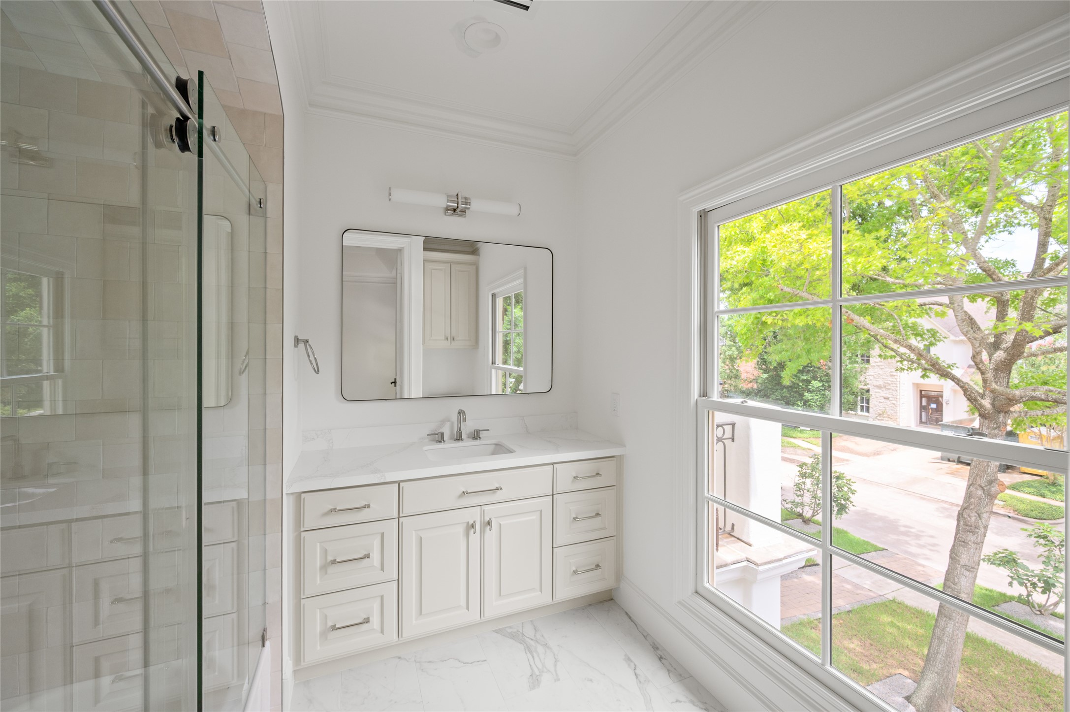 2721 Fenwood Road West University Place, TX 77005 - Photo 35 of 44 Beautifully updated Ensuite Bath.
